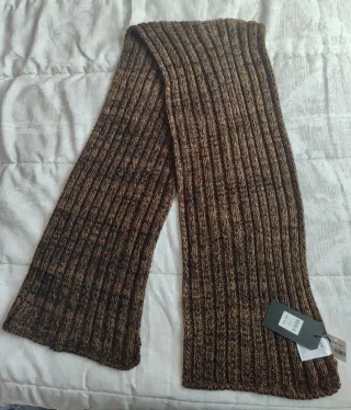 Bufanda de lana marrón y negra. Nueva con etiqueta