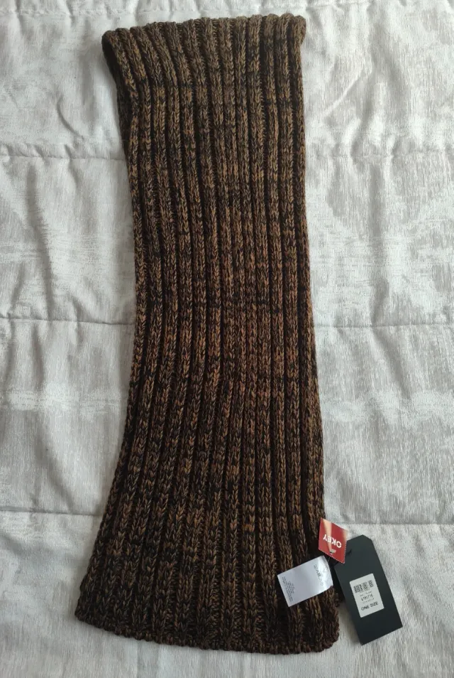 Bufanda de lana marrón y negra. Nueva con etiqueta