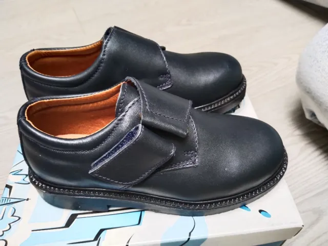 Zapatos niño uniforme talla 29