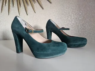 Zapatos UNISA ante verde merceditas tacón 10 cm.