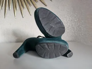 Zapatos UNISA ante verde merceditas tacón 10 cm.