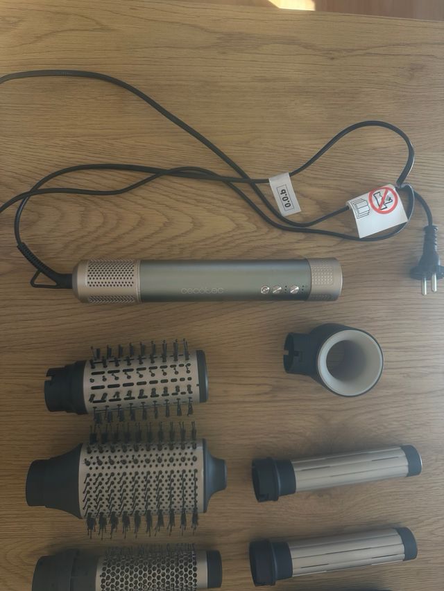 Cecotec Bamba 8 Secador y Accesorios