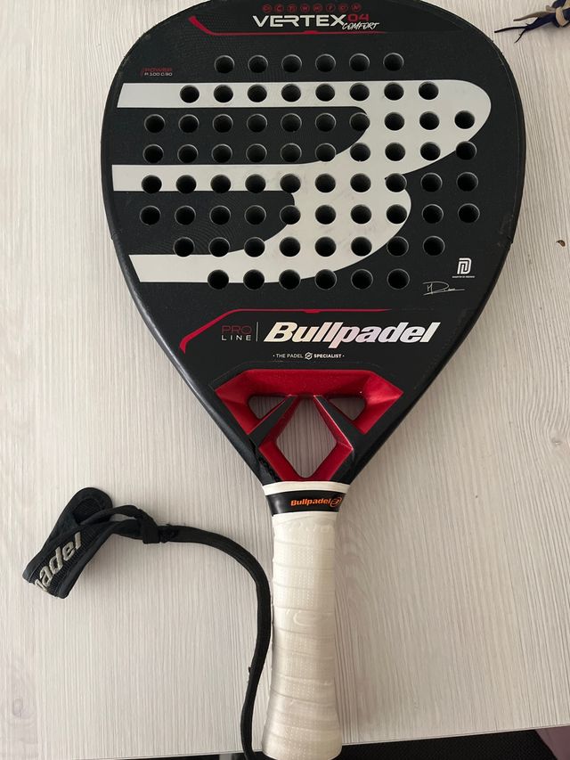 Pala Bullpadel Vertex 04 Confort Martin Dinneno