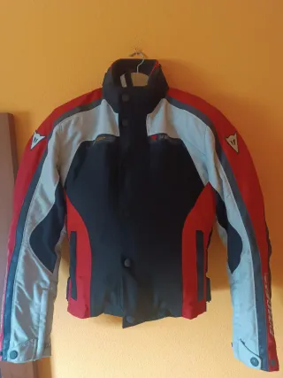 Chaqueta Dainese Moto Negra y Roja