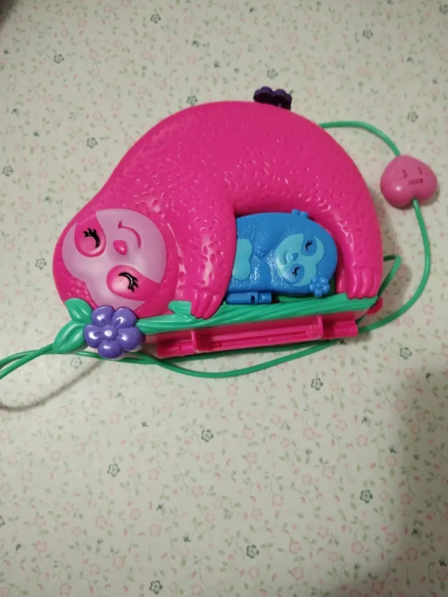 Polly Pocket Perezoso Rosa con Accesorios