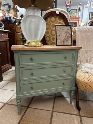 Mesita de noche restaurada 1930