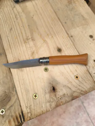 Coltello Opinel nº6 in legno di olivo