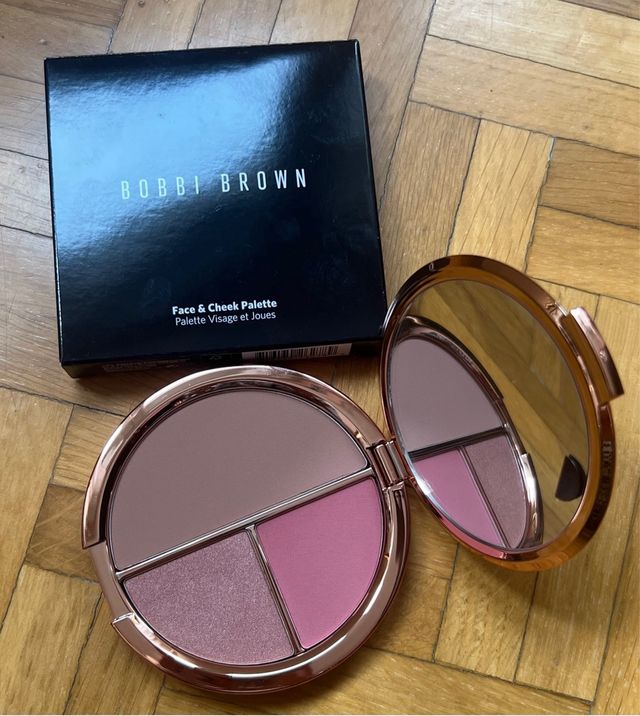 Paleta Bobbi Brown Cara y Mejillas Nueva