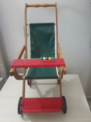 Carrozzino vintage in legno e plastica
