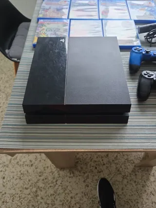 PS4 (PlayStation 4) 500GB + 11 Juegos + 2 controle