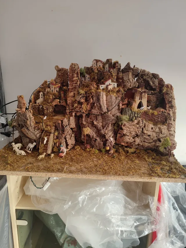 Presepe grande con luci e personaggi