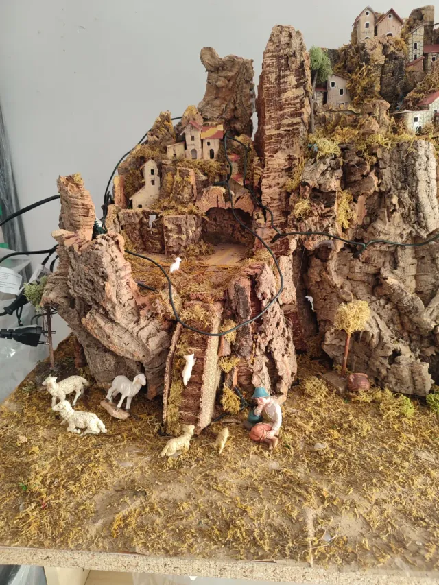 Presepe grande con luci e personaggi