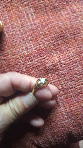 Anillo Oro 18k con Brillante Tallado