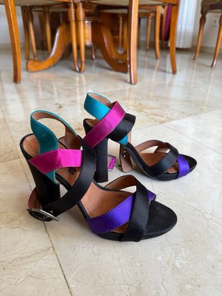Zapatos de tacón multicolor