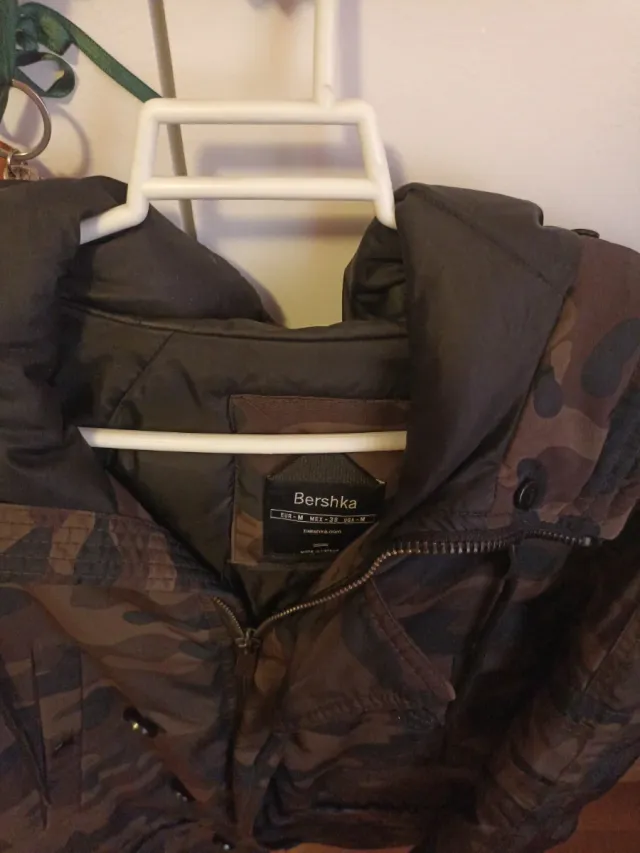 Anorak camuflaje marrón y verde