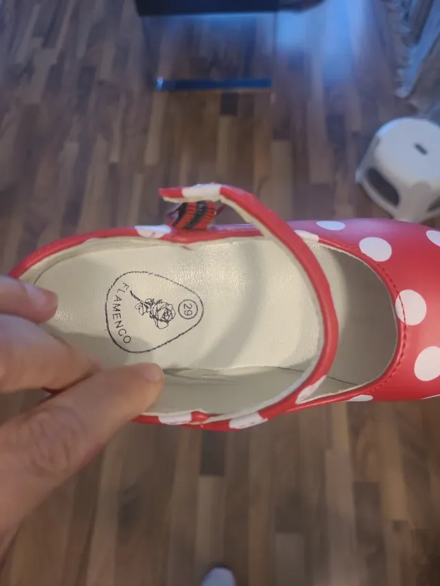 Zapatos flamencos rojos lunares talla 29