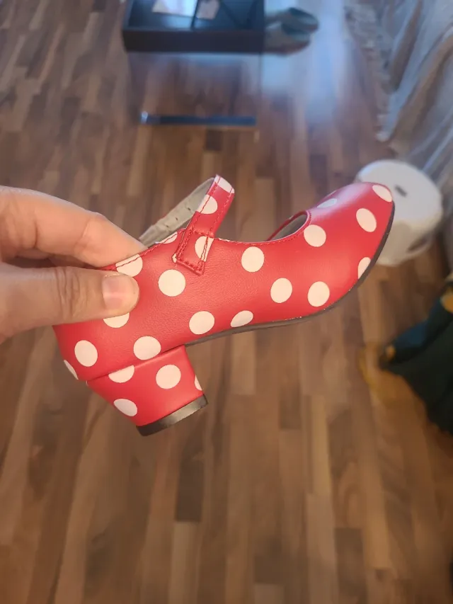 Zapatos flamencos rojos lunares talla 29