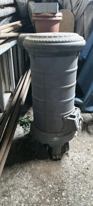 Estufa de leña antigua