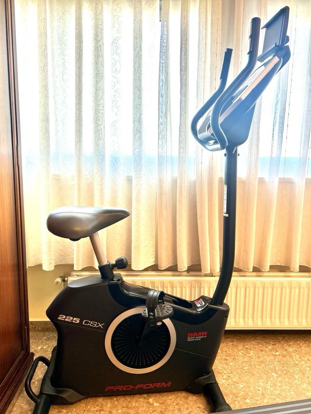 Bicicleta Estática Pro-Form 225 CSX