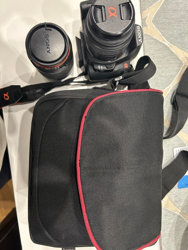 Cámara Sony A300 + Lente 18-200mm + Bolso
