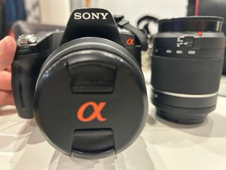 Cámara Sony A300 + Lente 18-200mm + Bolso