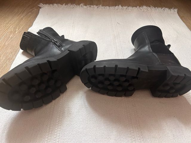 Botas negras niña talla 30