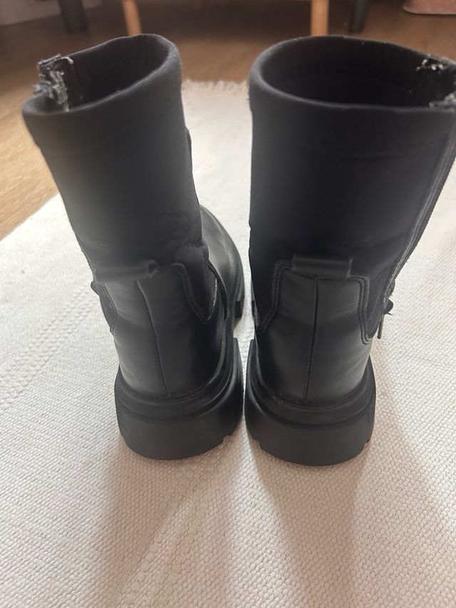 Botas negras niña talla 30