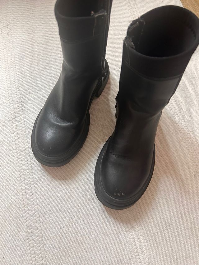 Botas negras niña talla 30