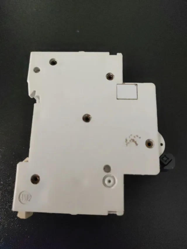 Magnetotermico Merlin Gerin 16A C16