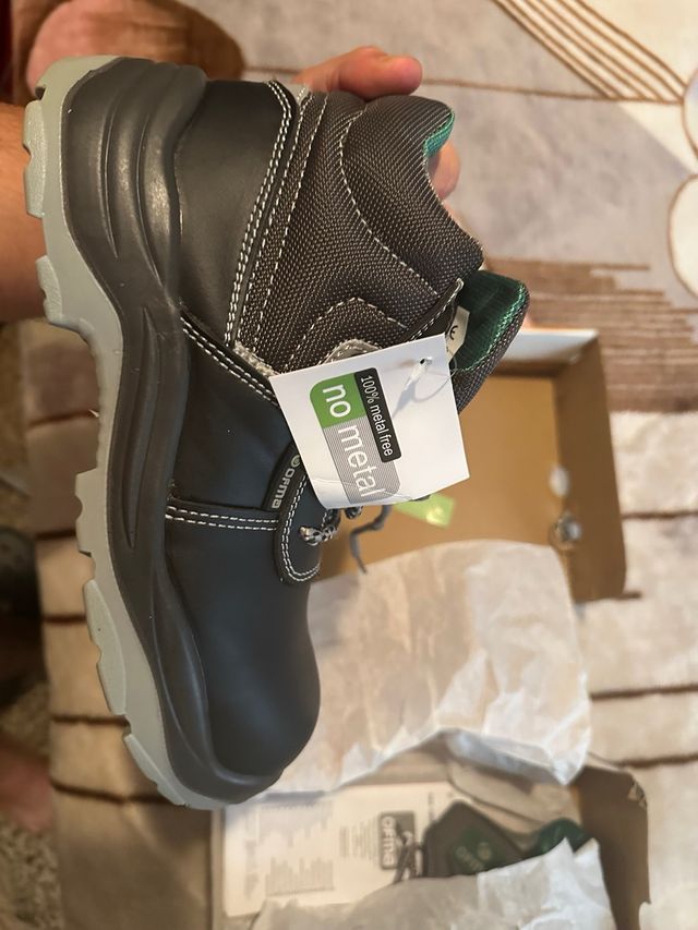 Calzado de seguridad Giff negro/gris