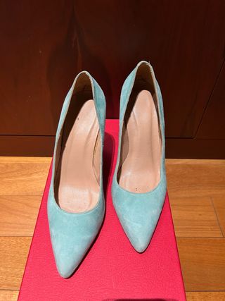 Zapatos de piel color verde azulado.