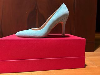 Zapatos de piel color verde azulado.