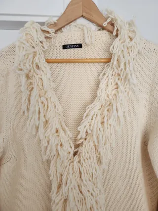 Chaqueta abrigo sobre camisa Genfins lana flecos