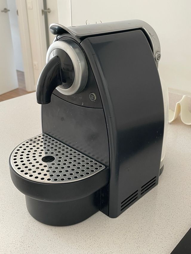 Cafetera Nespresso Krups Negra