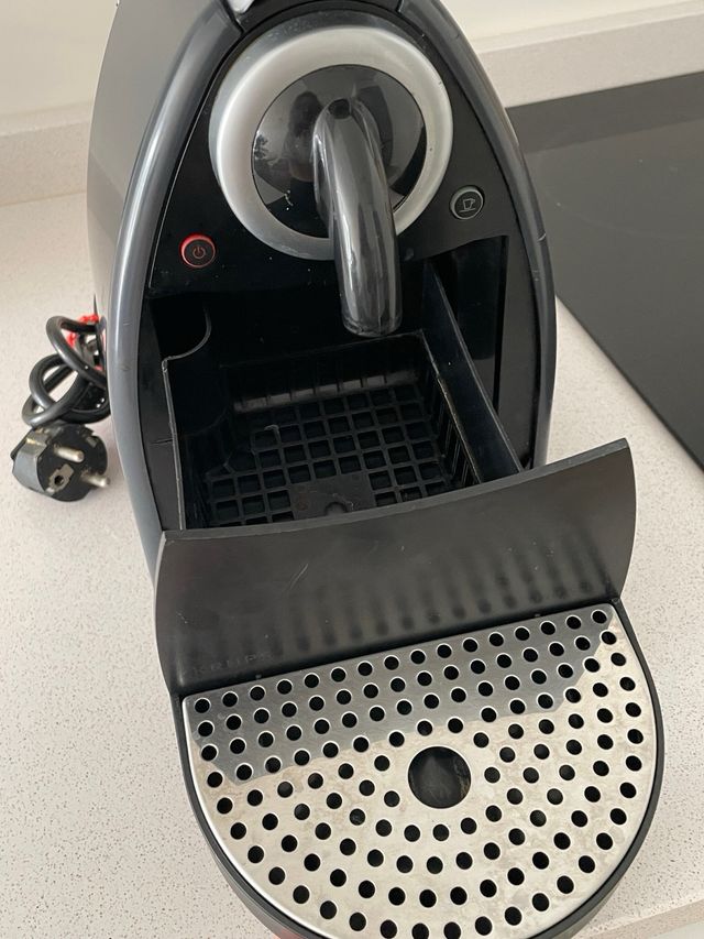 Cafetera Nespresso Krups Negra