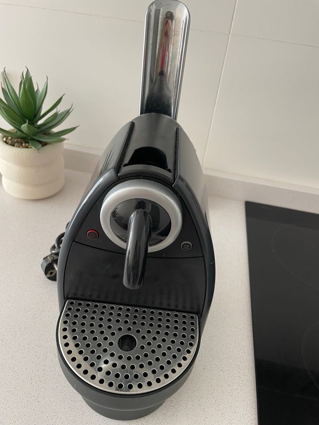 Cafetera Nespresso Krups Negra