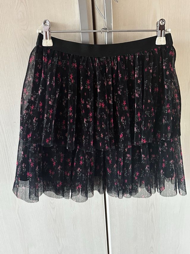 Falda Zara niña floral negra y rosa tala 13-14