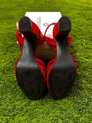 Sandalias rojas tiras T.41