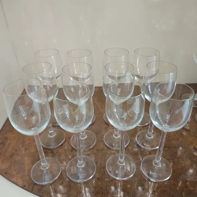 Copas de cristal varios tamaños. Total 56 copas