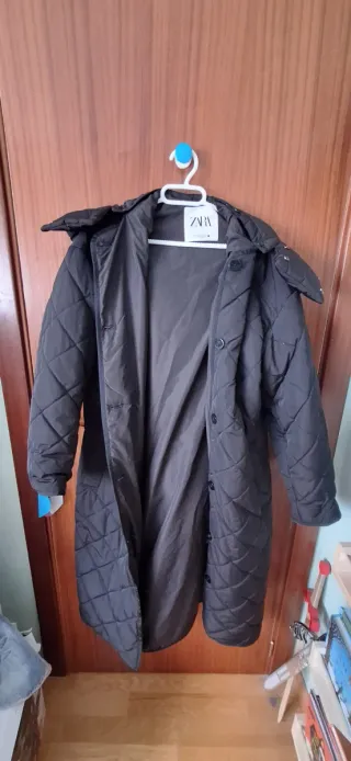 Abrigo oversize acolchado largo Zara negro