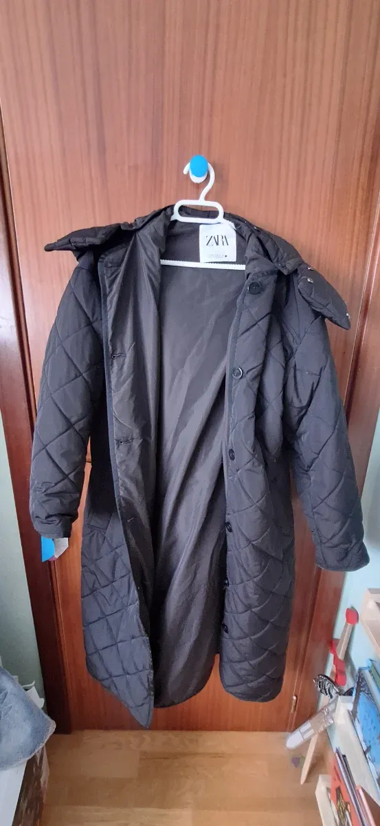 Abrigo oversize acolchado largo Zara negro