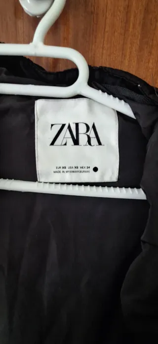 Abrigo oversize acolchado largo Zara negro