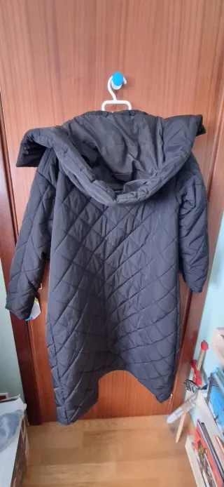Abrigo oversize acolchado largo Zara negro