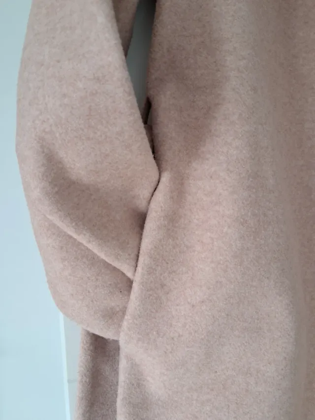 Abrigo Zara Rosa con Capucha