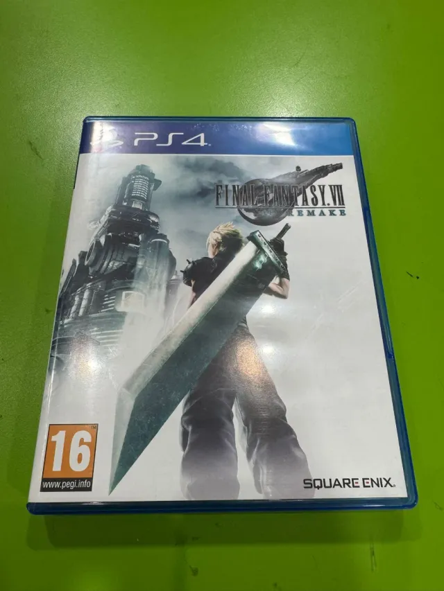 Final Fantasy VII Remake PS4 Deluxe