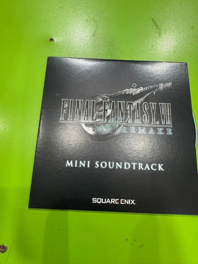 Final Fantasy VII Remake PS4 Deluxe