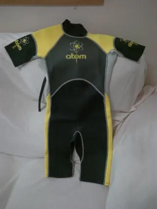 Traje de surf neopreno amarillo y negro