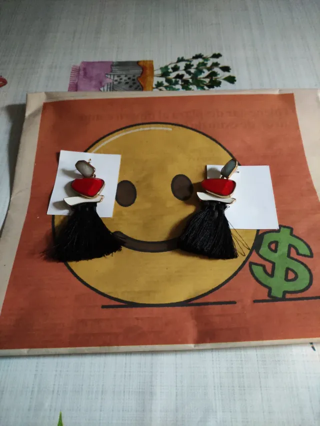 Pendientes Zara Corazón Negro Rojo