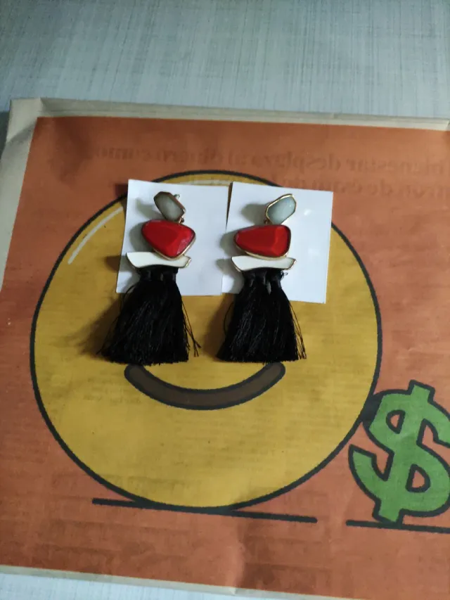 Pendientes Zara Corazón Negro Rojo