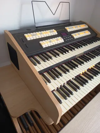 Órgano Viscount Cantorum Trio + Soporte + Pedal